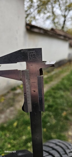 Elad egy garnitra Hankook tligumi