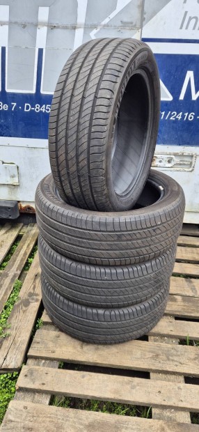 Eladó egy garnitúra Michelin 215/50 R18 nyárigumik