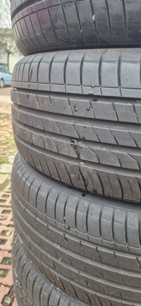 Elad egy garnitra Nexen 215/55 R17 nyrigumik.