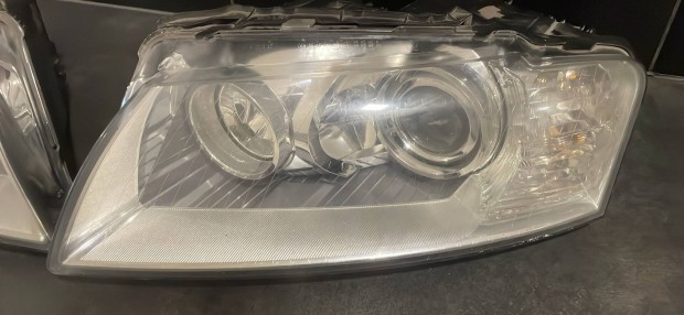 Eladó egy gyári Audi A8 D3 (20022005) bi xenon fényszóró pár