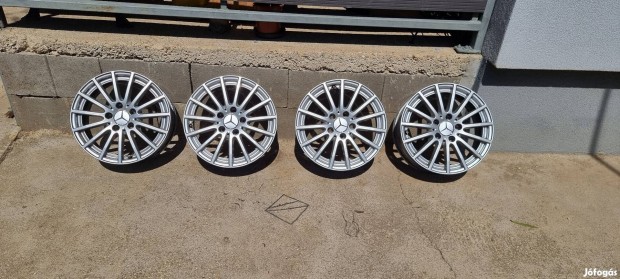 Eladó egy használt 5x112 16" gyári W205 Mercedes alufelni garnitúra