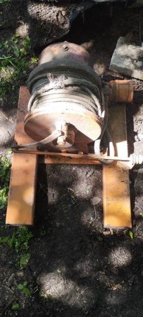 Eladó egy hidró motoros csörlő.