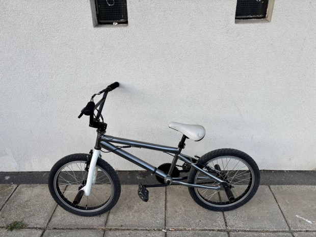 Eladó egy jó állapotú 20-as Bmx kerékpár!