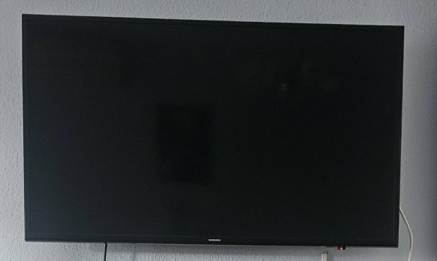 Elad egy makultlan llapot Samsung UE43MU6172 43" (108cm) tv