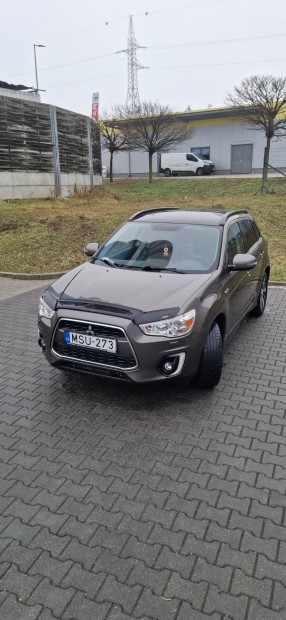 Elad egy megkimlt mitsubishi asx 