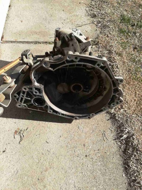Elad� egy opel corsa v�lt�