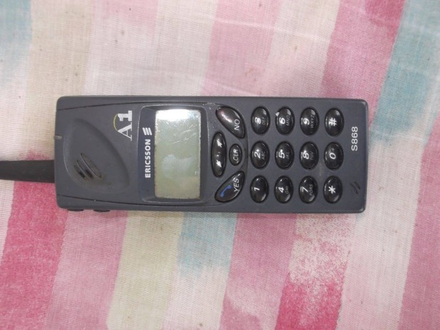 Elad egy retro Ericsson S 868 tpus mobiltelefon szp llapotban