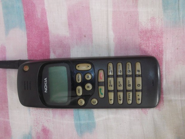 Elad egy retro Nokia 1610 tpus mobiltelefon, teszteletlenl