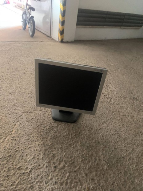 Elad egy samsung 710V 17" monitor