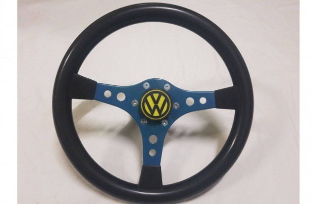 Elad� egy sz�p �llapot� egyedi Raid sportkorm�ny+ golf agy