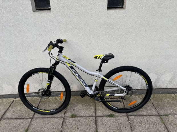 Eladó egy szép új állapotú 26-os Genesis Mtb kerékpár!