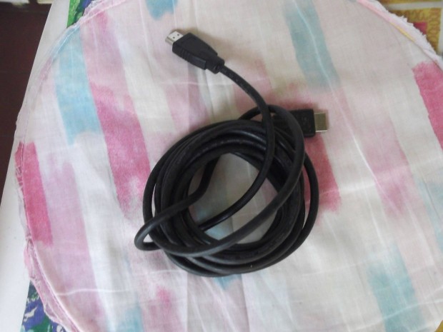 Eladó egy tesztelt HDMI adatkábel