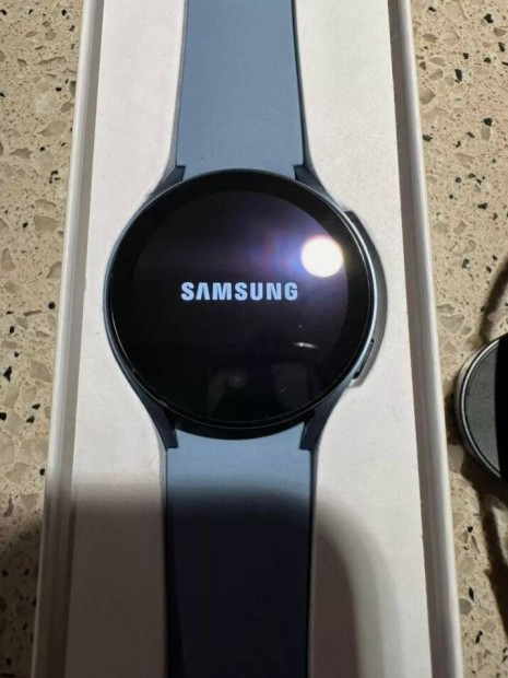 Elad egy jszer Samsung Galaxy Watch 5 44mm LTE okosra