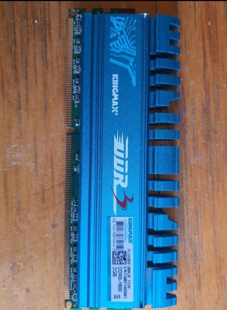 Elad egyben 4 * 2GB DDR3 RAM modul