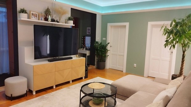 Elad� egyedi lak�s Duna�jv�rosban