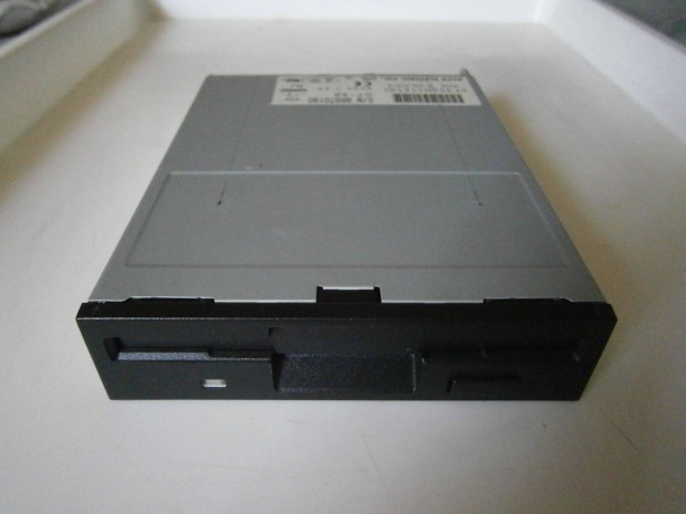 Elad egyfekete szb 3,5"-os floppy meghajt (FDD)