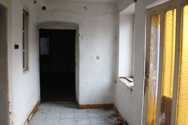 Elad� egyh�zaskesz�i h�z