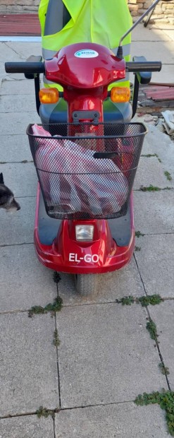 Elad el-go j akkumultorral.