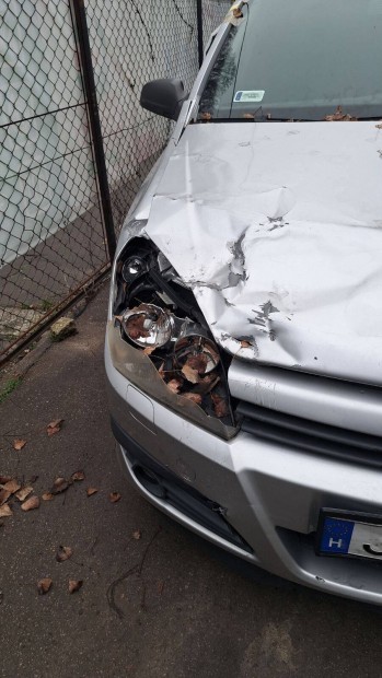 Elad� elej�n t�r�tt opel 2005 Astra station wagon essentia 77 kw 15