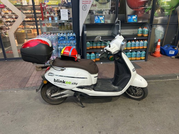 Elad elektromos Robogo
