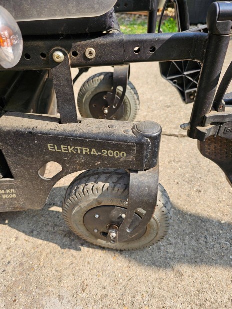 Elad elektromos kerekesszk