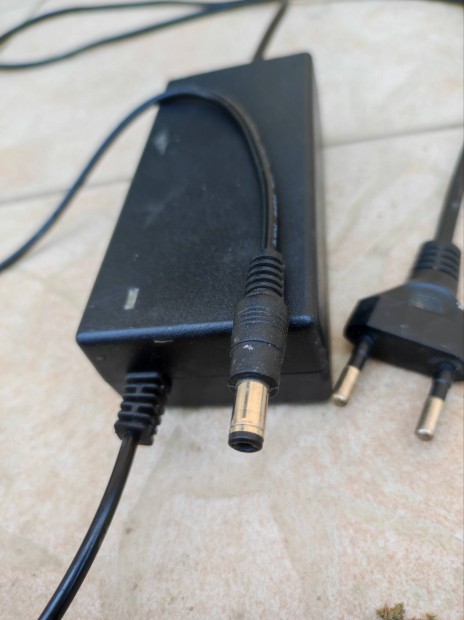 Eladó elektromos kerékpár töltő