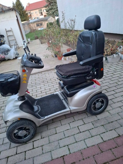 Elad� elektromos mopedet!