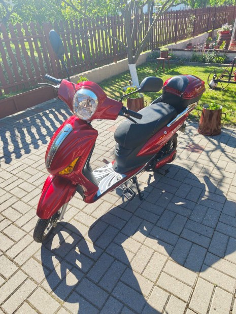 Eladó elektromos robogó