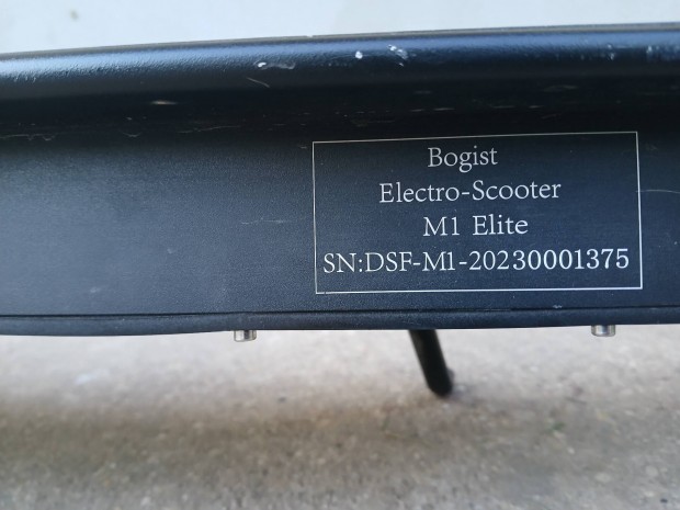 Elad elektromos roller