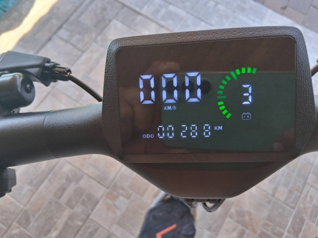 Elado elektromos roller