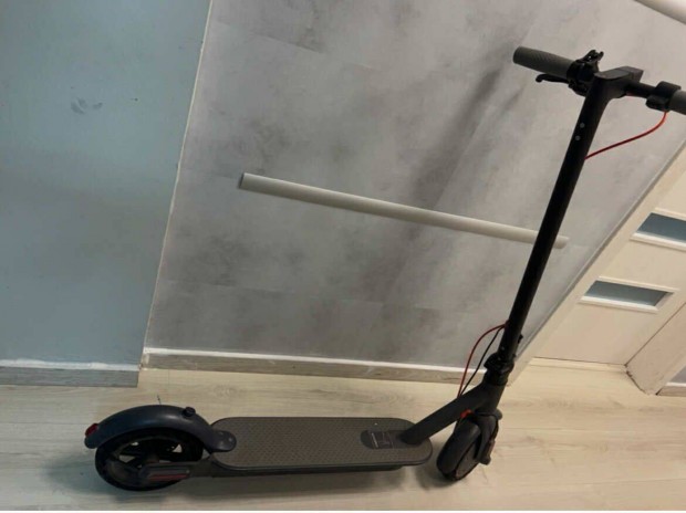 Eladó elektromos roller Aovo Pro Es80