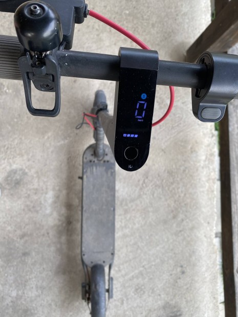 Elad� elektromos roller.