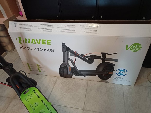 Elad elektromos roller 