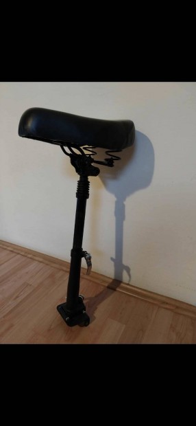 Eladó elektromos roller, nyereg teleszkópos