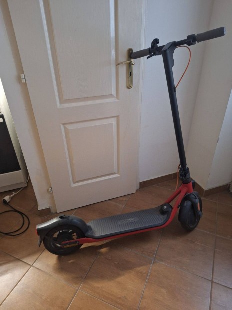 Eladó elektromos roller alig használt
