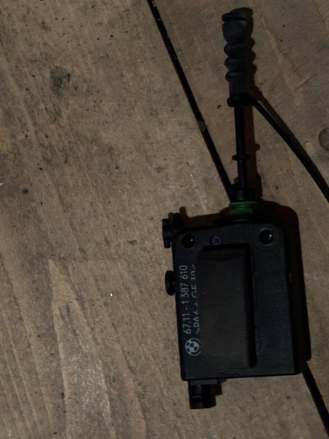 Elad� elektromos tankajt� z�r tank ajt� z�r BMW E36 -hoz