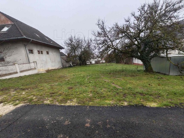 Elad� �p�t�si telek Fony�don!