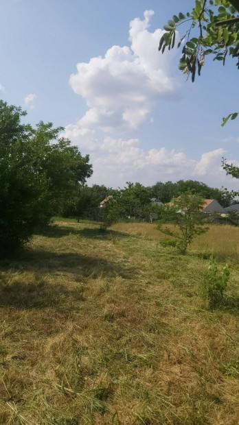 Elad� �p�t�si telek Ker�ktelekin 883nm