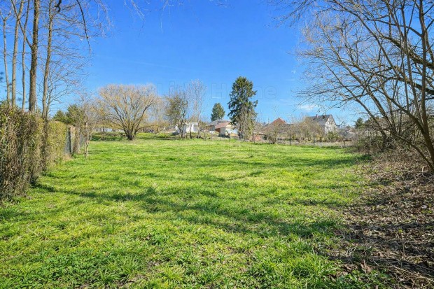 Elad� �p�t�si telek Sz�p�ron