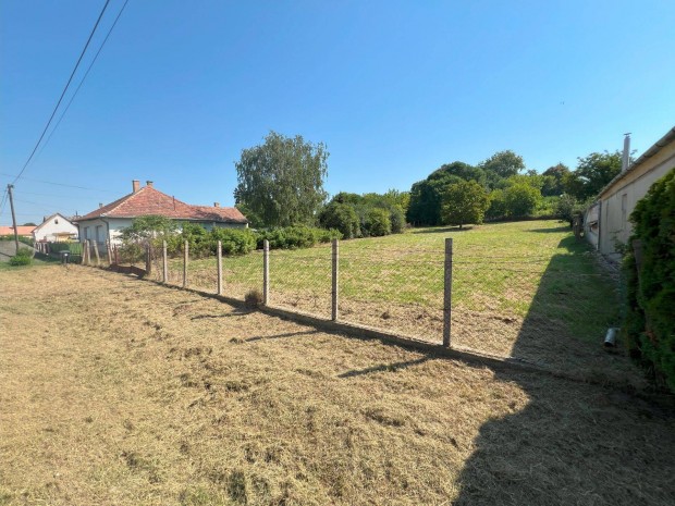 Elad� �p�t�si telek Zalaszentmih�lyon, 1843 m2