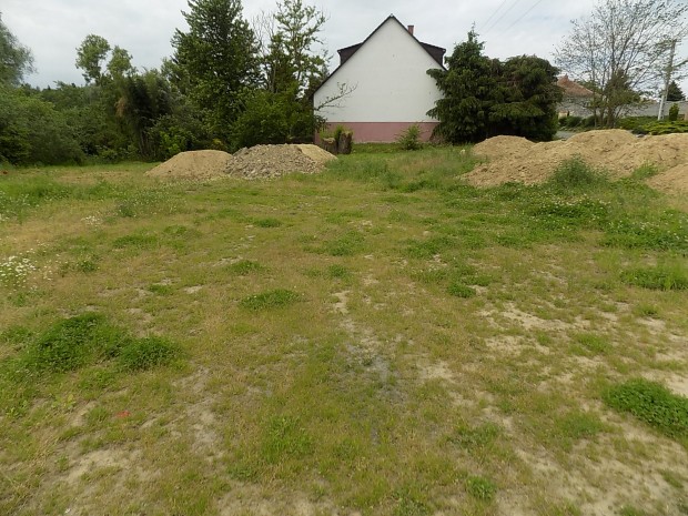 Elad� �p�t�si telek, Kaposv�r