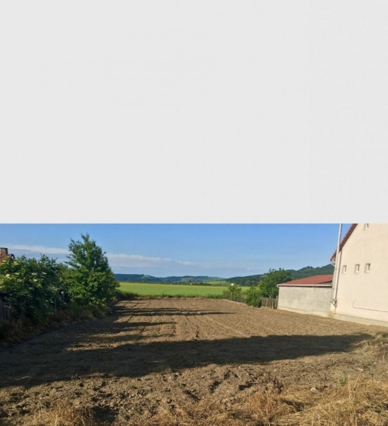 Elad� �p�t�si telek, Nagybarca