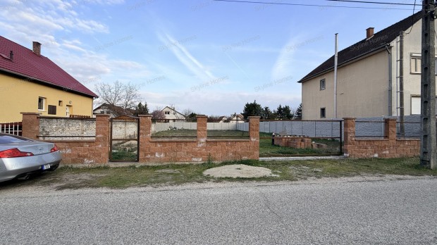 Elad� �p�t�si telek, Szigetszentmikl�s