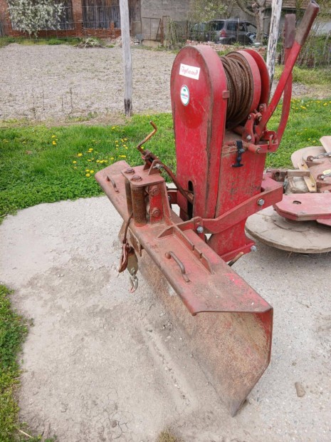 Elad erdszeti csrl MTZ Zetor