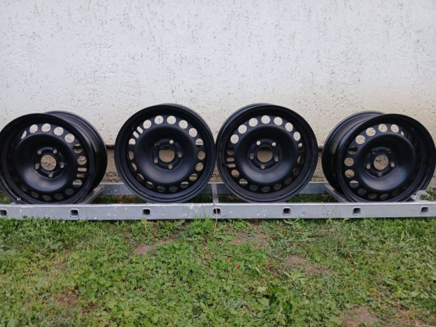 Eladó eredeti 5x110 r15 GM opel lemezfelnik !!