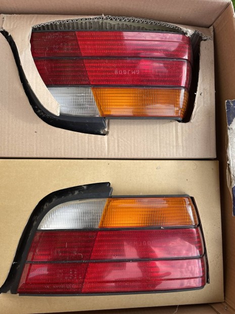 Eladó eredeti BMW E36 hátsó fényszórók