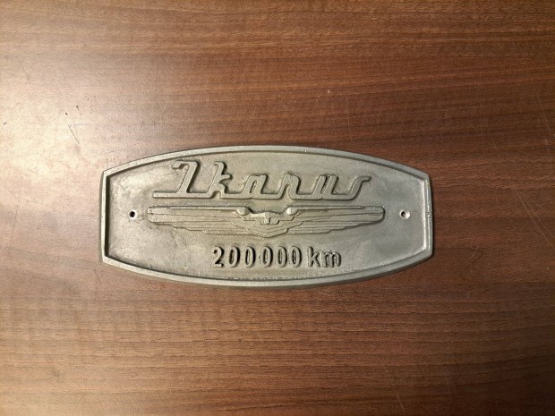 Eladó eredeti Ikarus 200000 Km-es emléktábla tábla