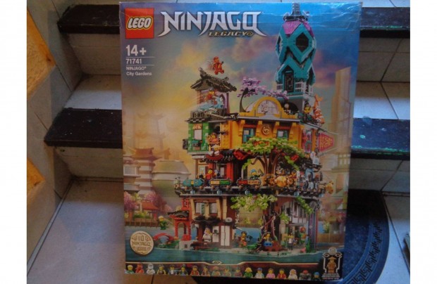 Elad eredeti LEGO 71741 Ninjago Vrosi Lombhz leir , doboz , figek