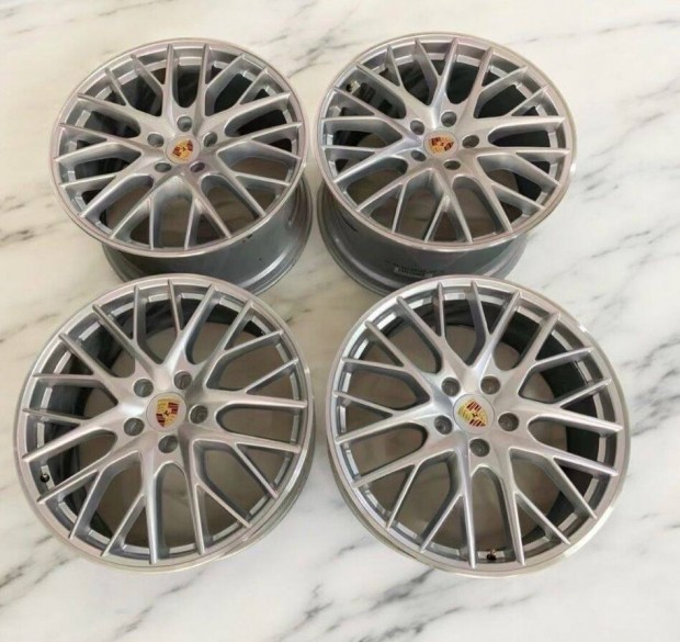 Elad� eredeti Porsche R21 971 Panamera Sport felni szett