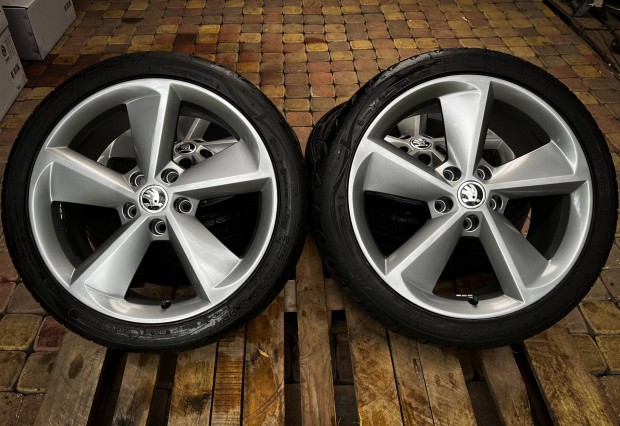 Elad eredeti Skoda Golus R18 - 5x112 alufelni